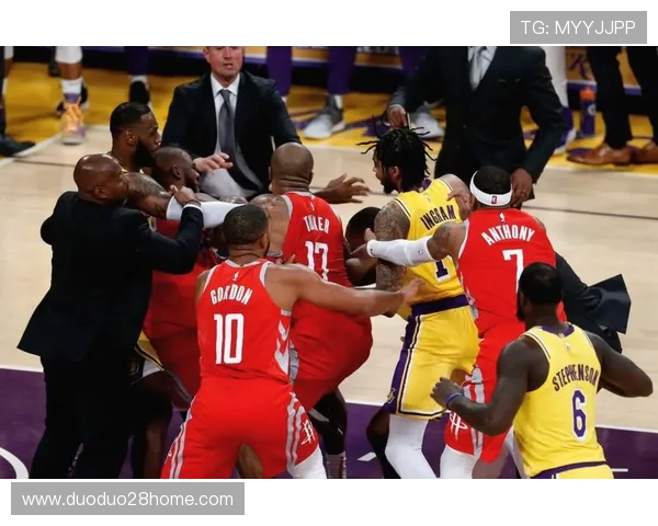 湖人核心伤势更新引关注球队季后赛前景受考验