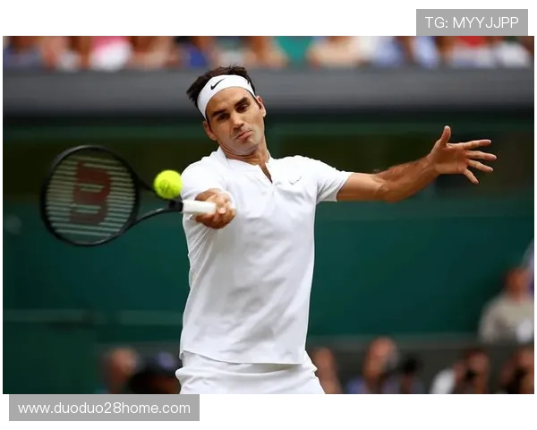 网球世界赛场最新动态：顶尖选手激烈对决引发球迷热议